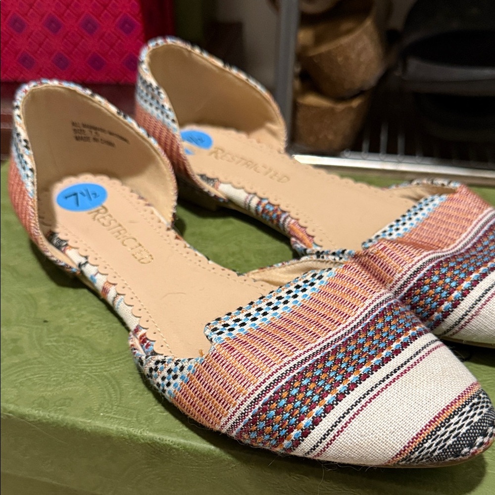 Restricted Multicolor Striped Flats